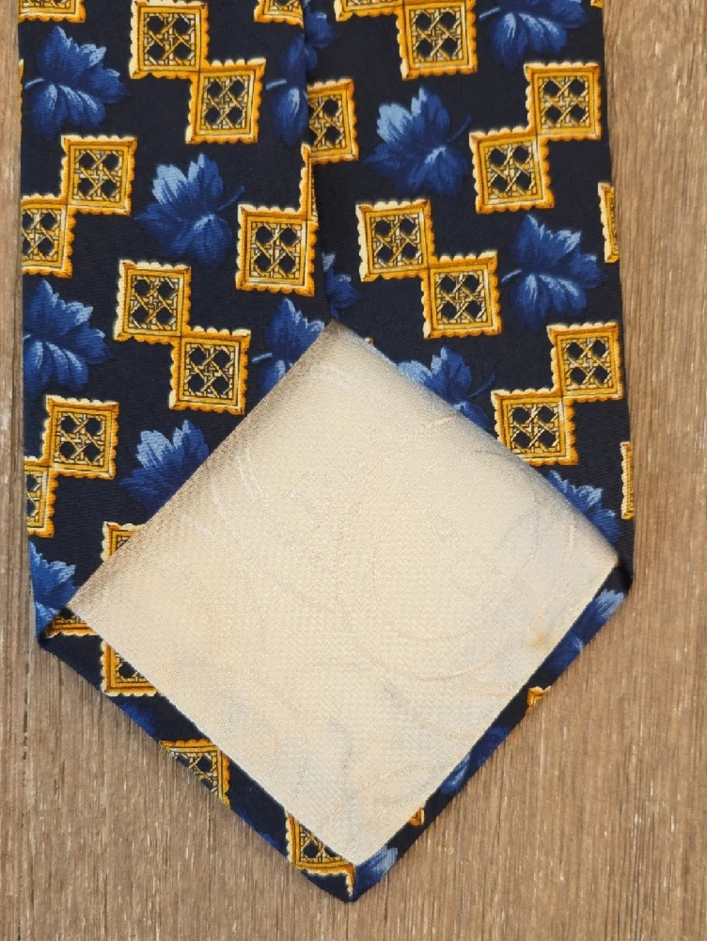 Dior Men's Luxury Blue/Gold Avant Garde Window Design Foulard Silk Tie (3.85